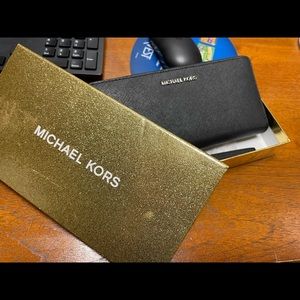 Womens Michael Kors Wallet New without tags for sale